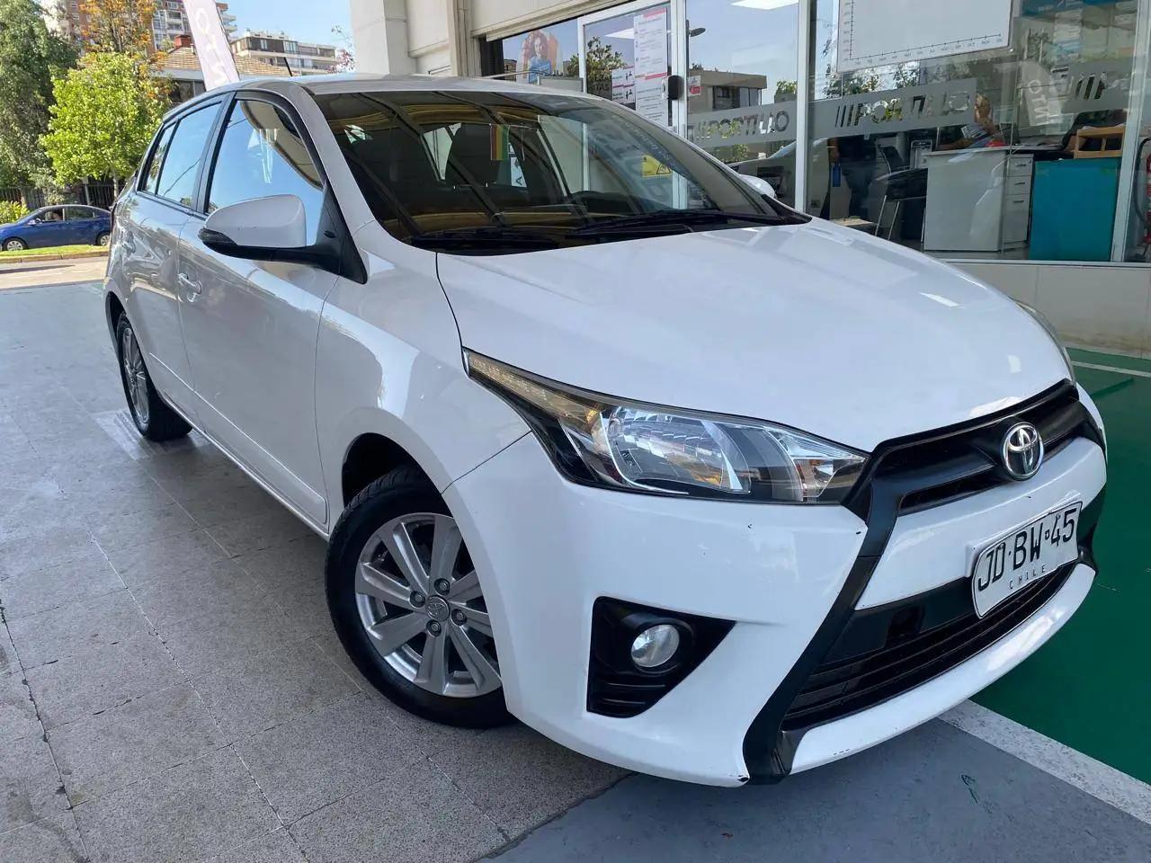 Hatchback Toyota Yaris