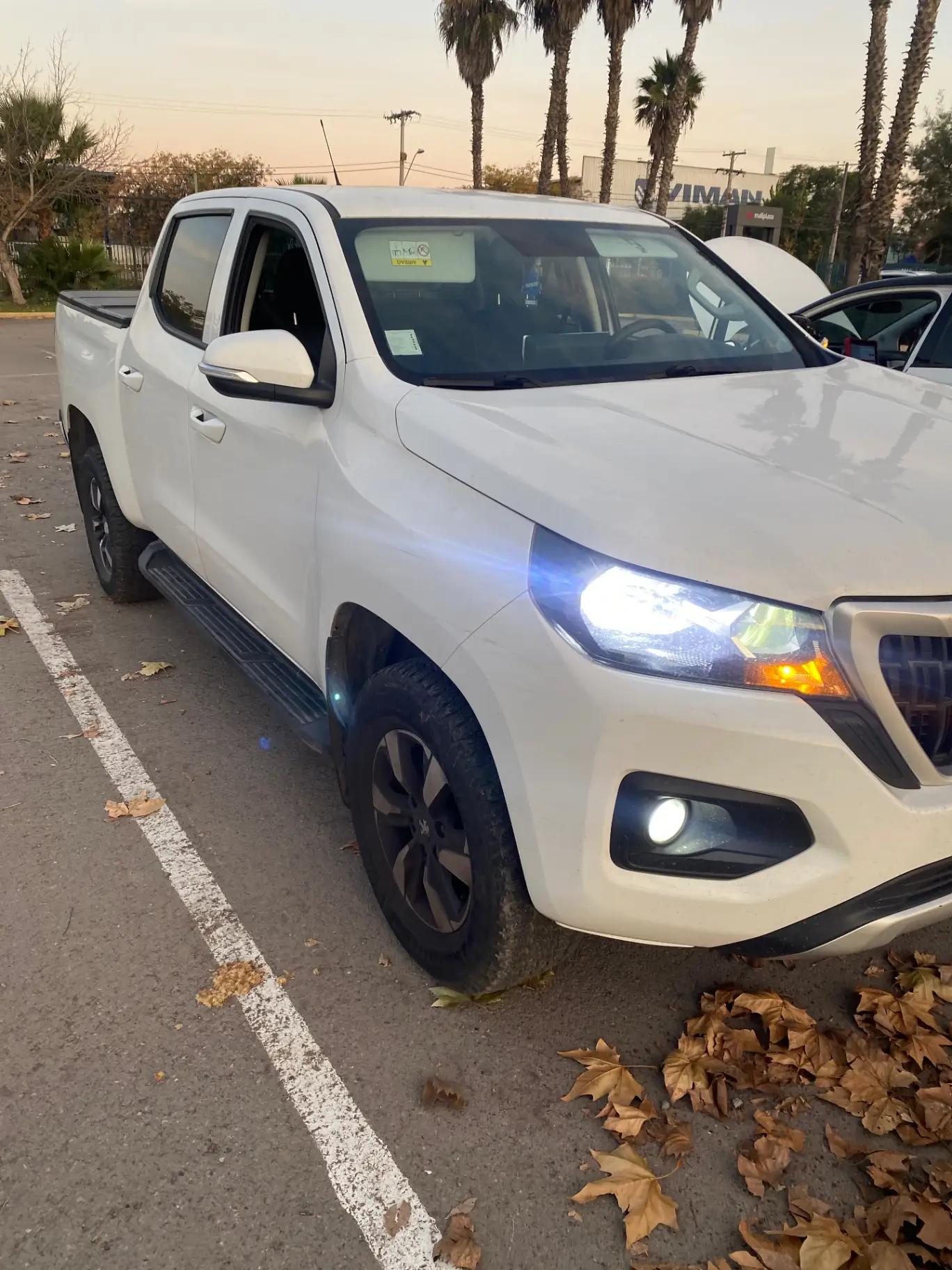 Camioneta Peugeot Landtrek