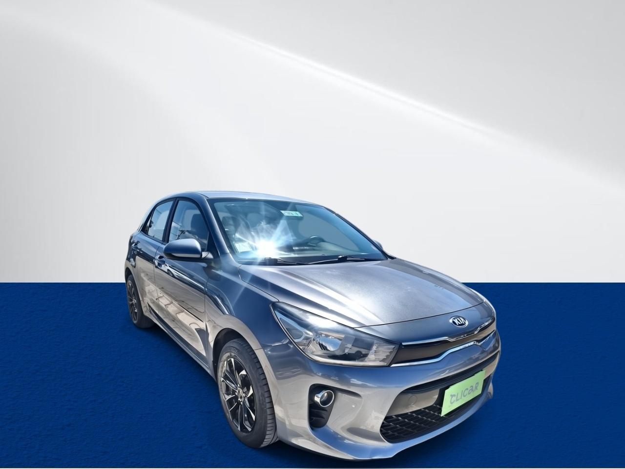 Automovil Kia Rio 5